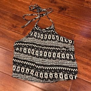 Halter crop top back and white size small